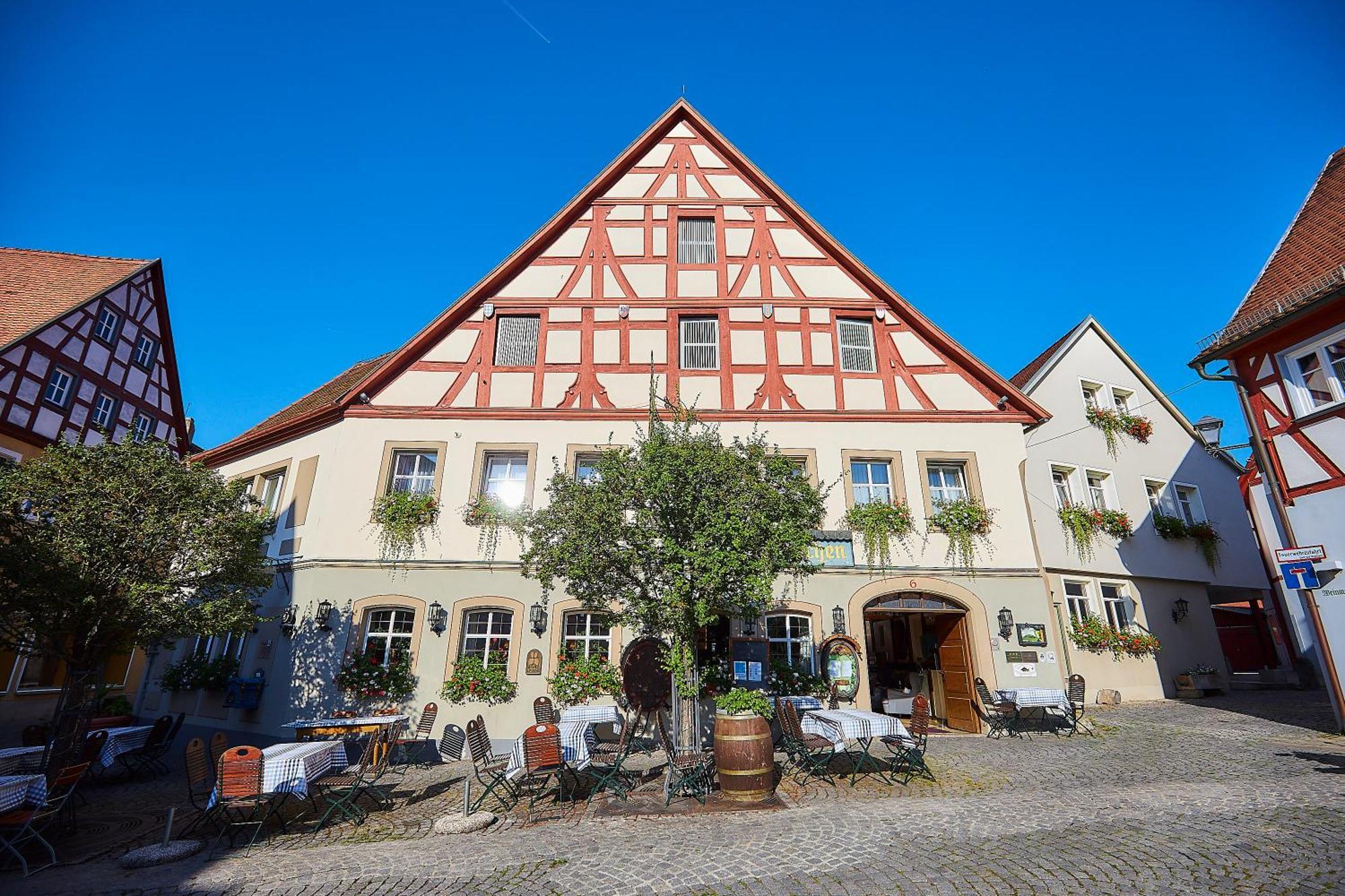 Flair Hotel Zum Storchen Bad Windsheim Bagian luar foto