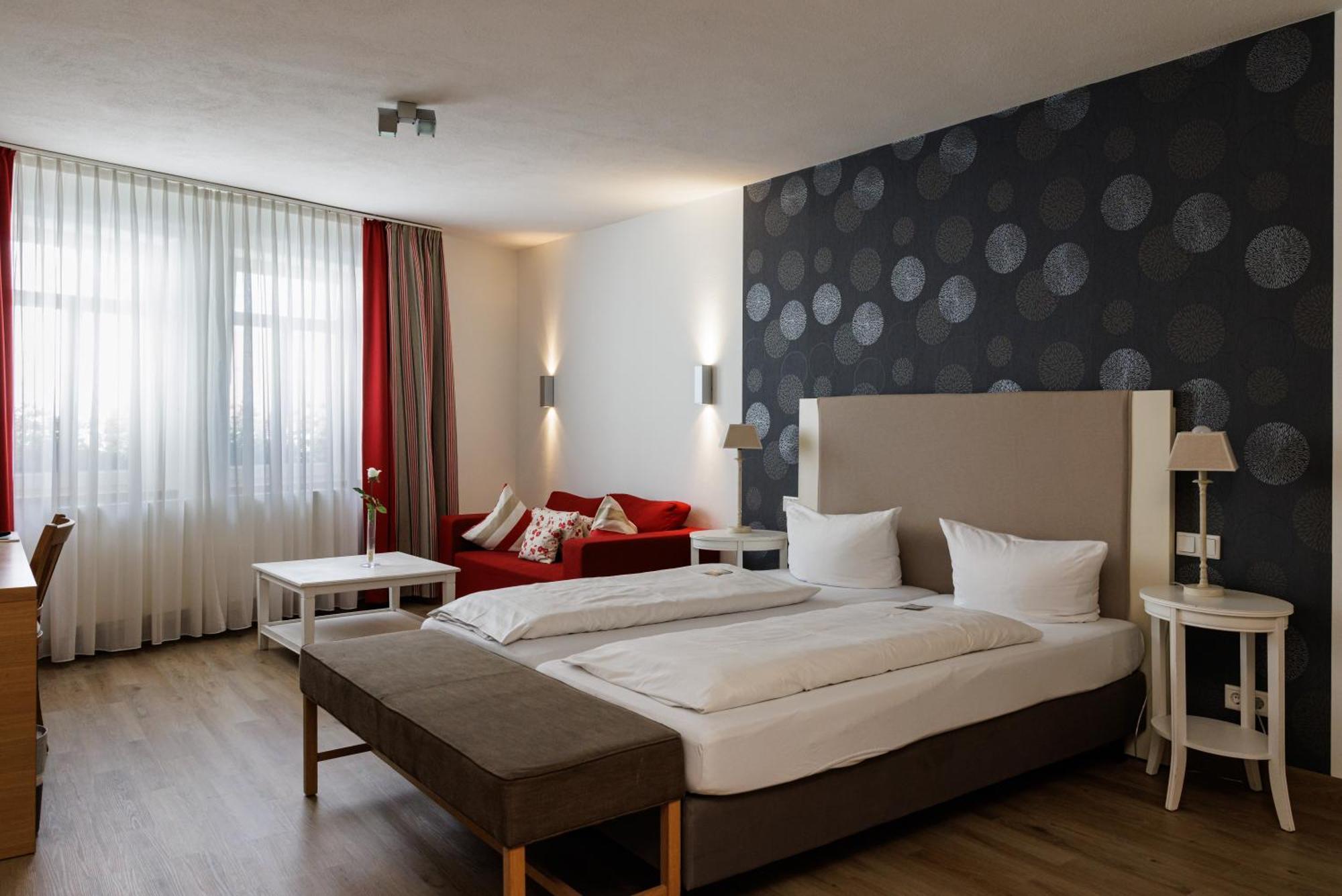 Flair Hotel Zum Storchen Bad Windsheim Bagian luar foto