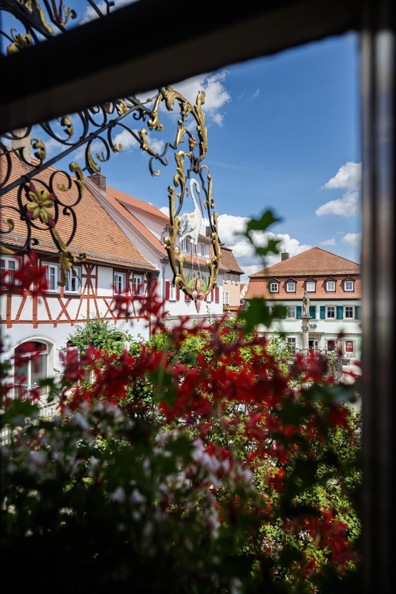 Flair Hotel Zum Storchen Bad Windsheim Bagian luar foto