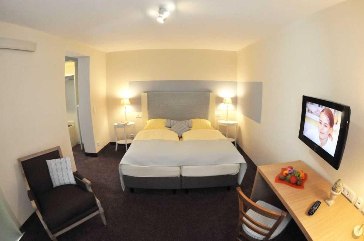 Flair Hotel Zum Storchen Bad Windsheim Bagian luar foto